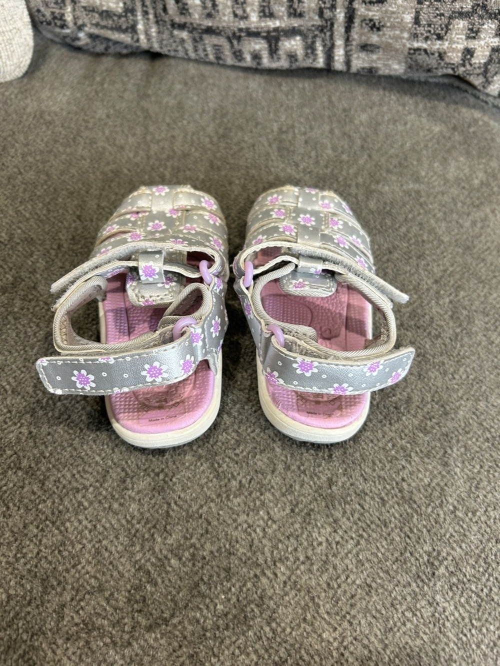 See Kai Run Kids Silver Sandals with Purple Floral Accent size 6 - Picture 4 of 6